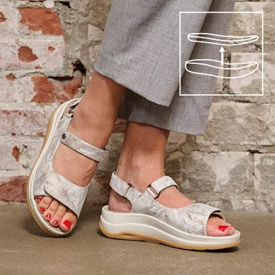 Sandals with removable footbed