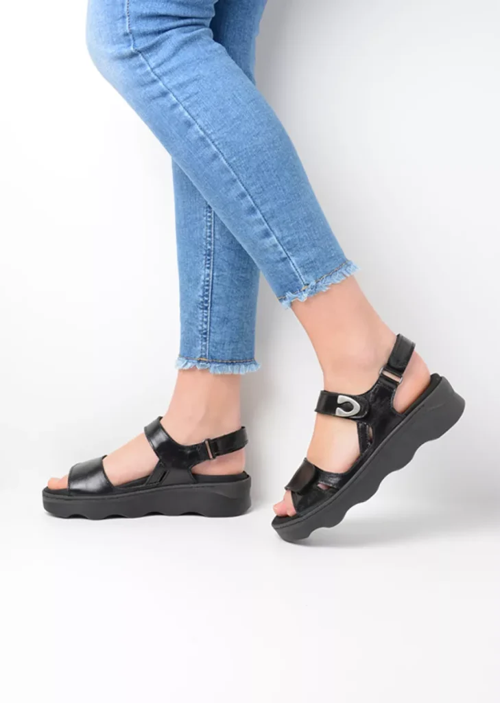 Wolky Women’s shoes 0235033000 33000 black leather