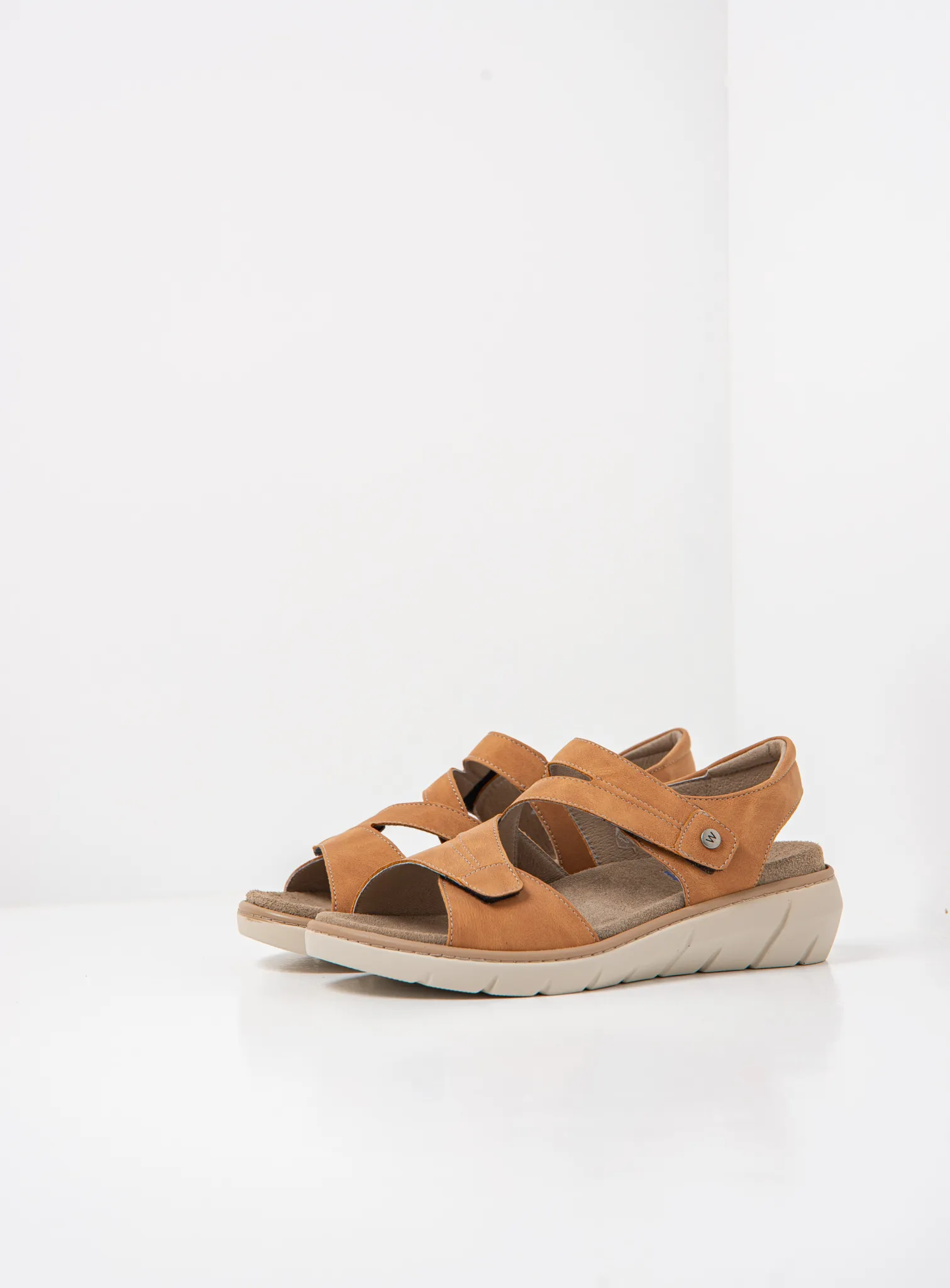 Wolky Ikaria - tan vegan biocare Sandals for women