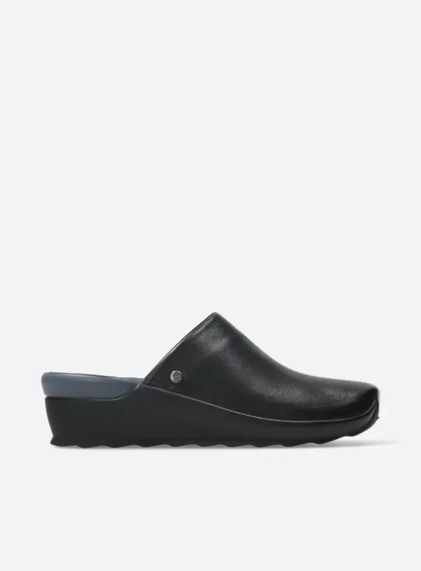 Wolky Go - black leather Clogs for women