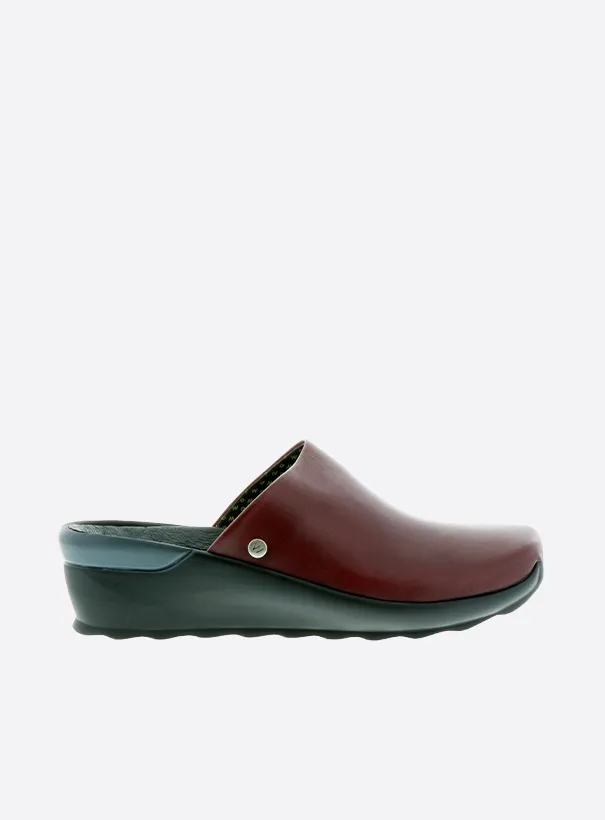 Wolky Go - bordo leather Clogs for women