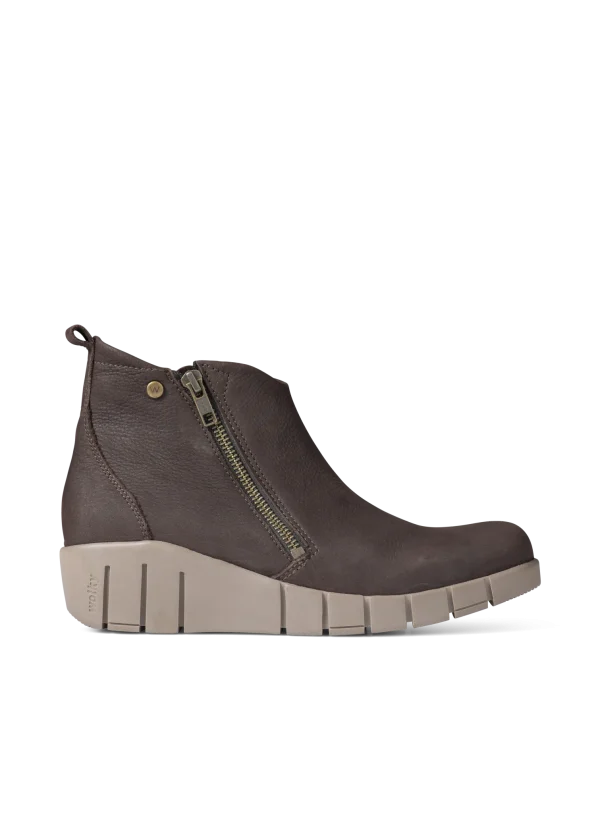 Wolky Phoenix HV - brown nubuck Ankle boots for women