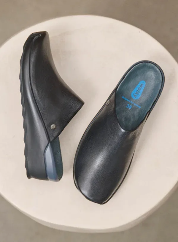 Wolky Go - black leather Clogs for women